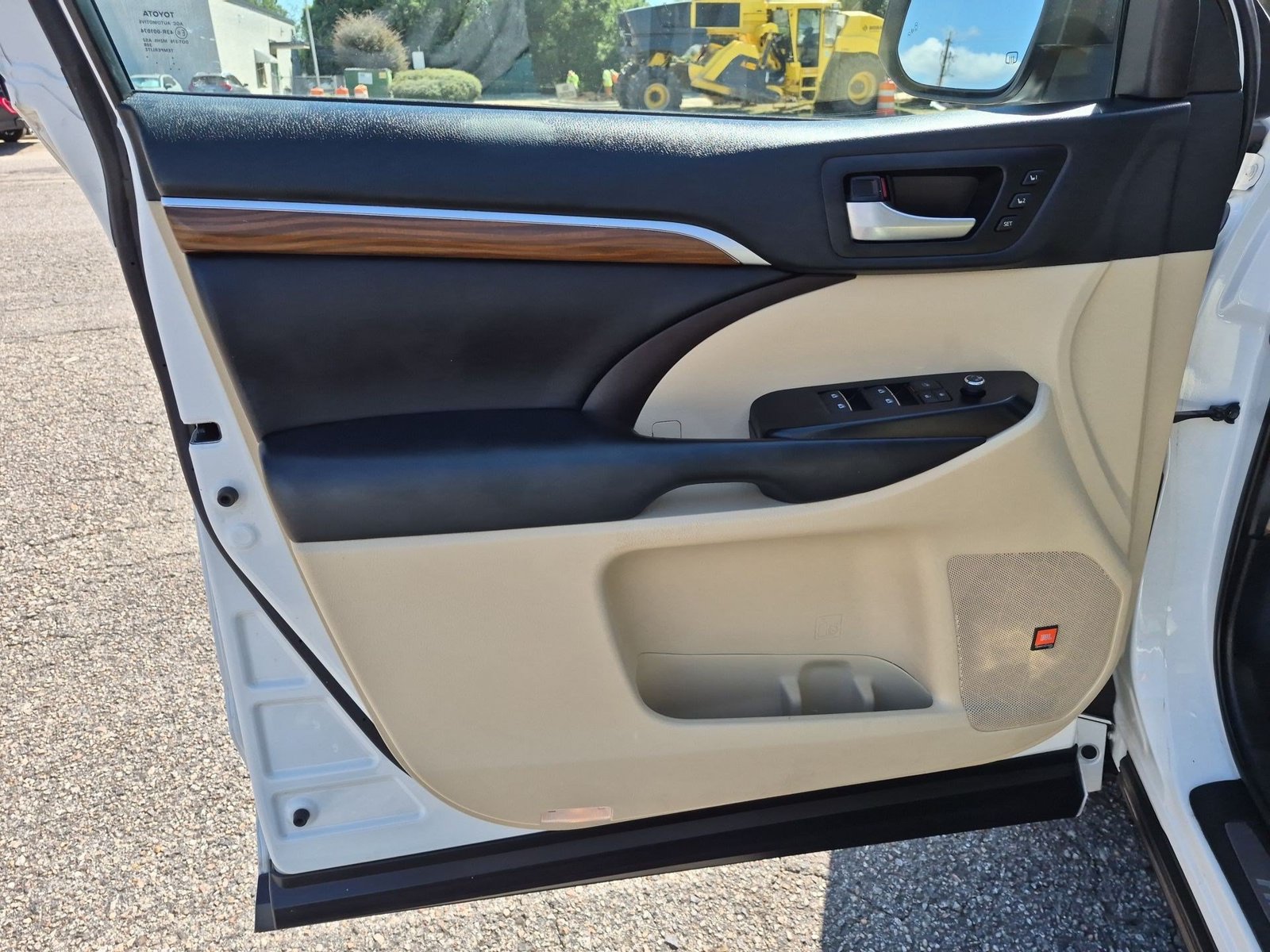 Used 2019 Toyota Highlander Limited Platinum AWD/4WD image 22