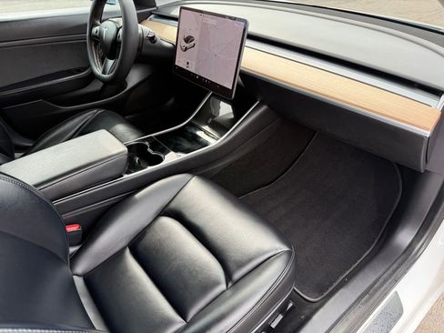 Used 2020 Tesla Model 3 Standard Range RWD image 15