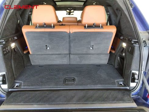 Used 2023 BMW X7 M60i image 9