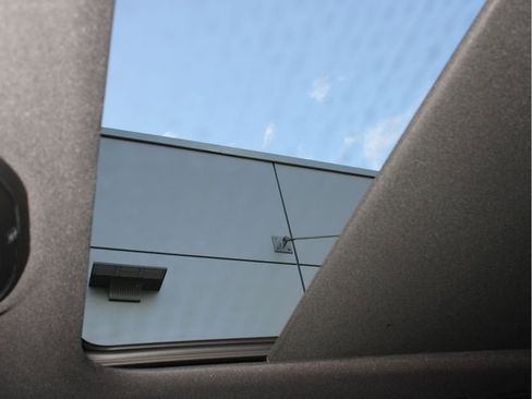 New 2025 Jeep Grand Cherokee Limited w/ Luxury Tech Group II image 22