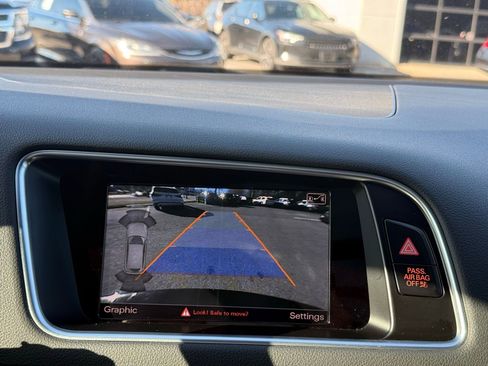 Used 2017 Audi Q5 2.0T Premium Plus w/ Technology Package image 23