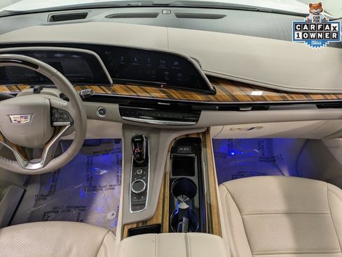 Used 2022 Cadillac Escalade Premium Luxury Platinum w/ Heavy-Duty Trailer Package AWD/4WD image 23
