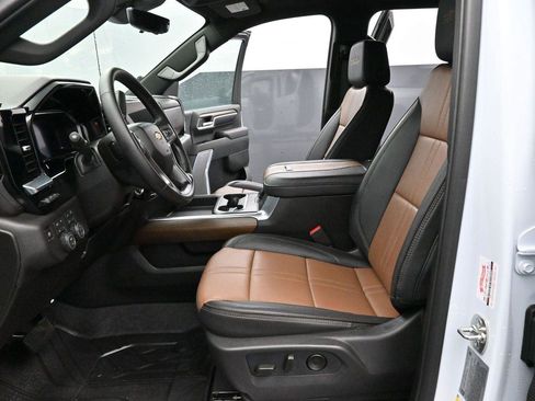 Used 2026 Chevrolet Silverado 3500 High Country w/ High Country Premium Package AWD/4WD image 13
