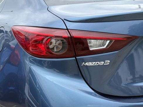 Used 2017 MAZDA MAZDA3 Touring w/ Popular Equipment Package FWD image 6