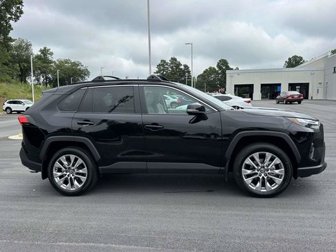 Used 2025 Toyota RAV4 XLE Premium FWD image 28