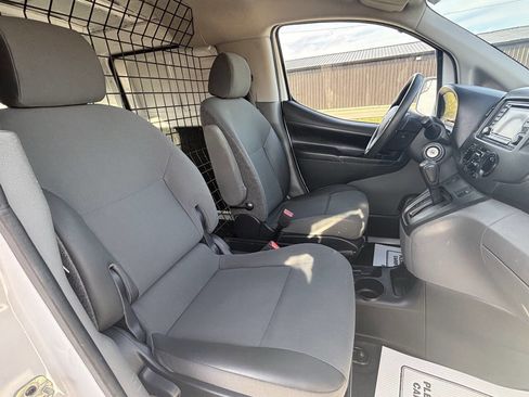 Used 2019 Nissan NV200 SV w/ Back Door Glass Package image 11