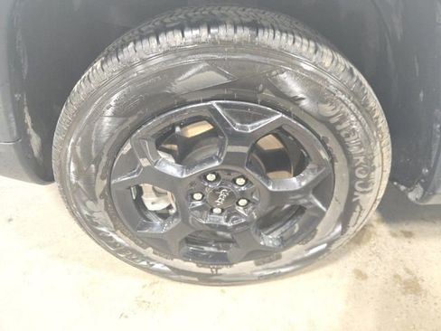 Used 2023 Jeep Compass Trailhawk w/ Trailhawk Elite Group image 11