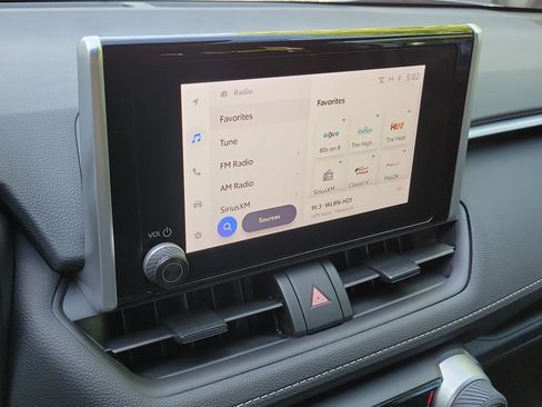 Used 2023 Toyota RAV4 LE image 24