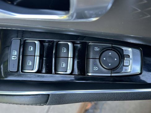 Used 2022 Kia Sorento S w/ Panoramic Sunroof Package FWD image 45