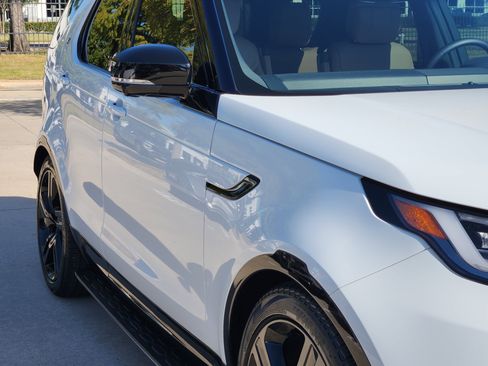 Used 2024 Land Rover Discovery Dynamic SE image 8