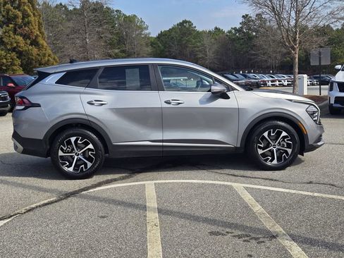 Certified 2024 Kia Sportage EX image 7