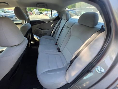 Used 2012 Kia Optima LX w/ Convenience Pkg FWD image 19