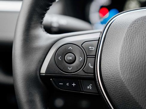 Used 2025 Toyota RAV4 XLE w/ Convenience Package image 18