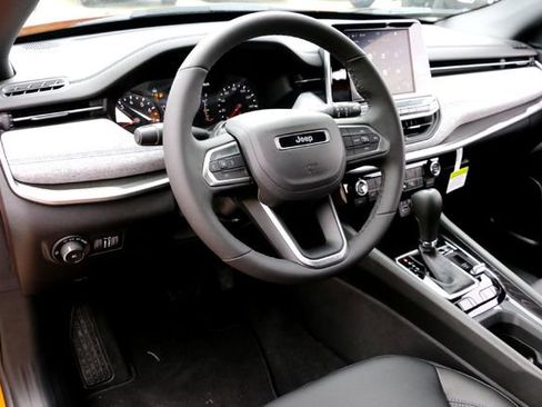 New 2026 Jeep Compass Latitude image 9