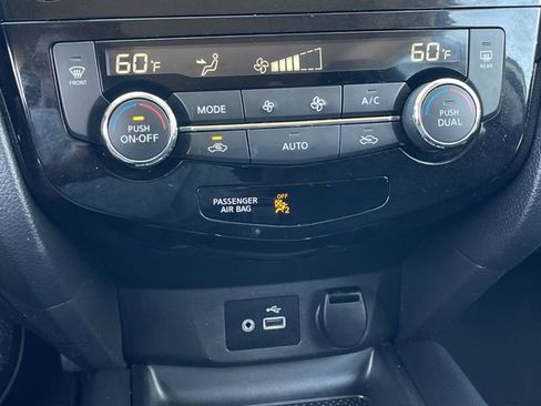 Used 2020 Nissan Rogue SV AWD/4WD image 19