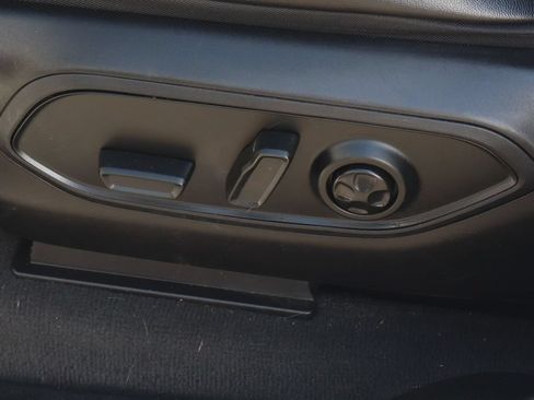 Used 2022 Jeep Grand Cherokee L Limited RWD image 21