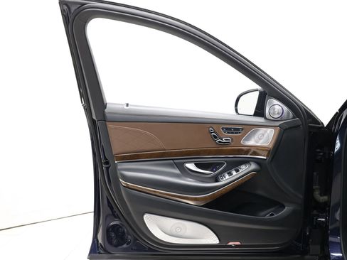 Used 2016 Mercedes-Benz Maybach S 600 image 10