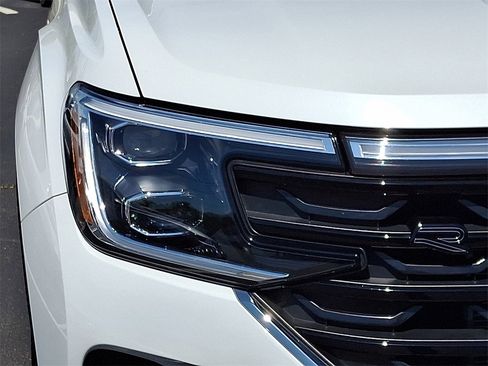 Used 2024 Volkswagen Atlas SEL Premium R-Line image 8