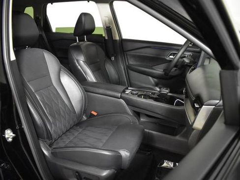 Certified 2026 Nissan Rogue Platinum w/ Platinum Premium Package AWD/4WD image 37