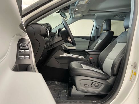 Used 2023 Ford Explorer XLT w/ Equipment Group 202A image 12