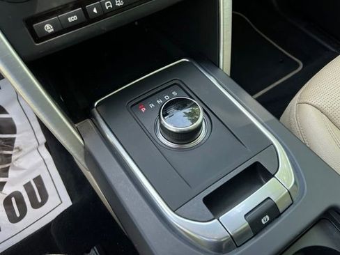 Used 2019 Land Rover Discovery Sport HSE AWD/4WD image 35
