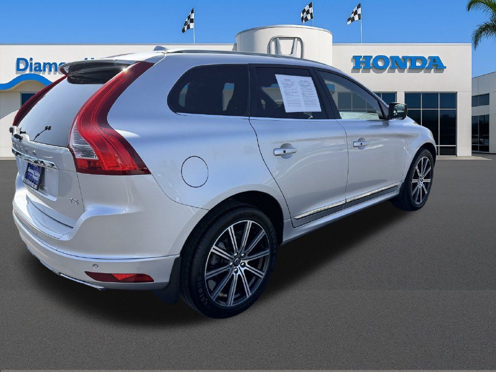 Used 2016 Volvo XC60 T5 Premier w/ Proximity Package FWD image 8