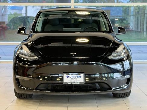 Used 2021 Tesla Model Y Long Range AWD/4WD image 2