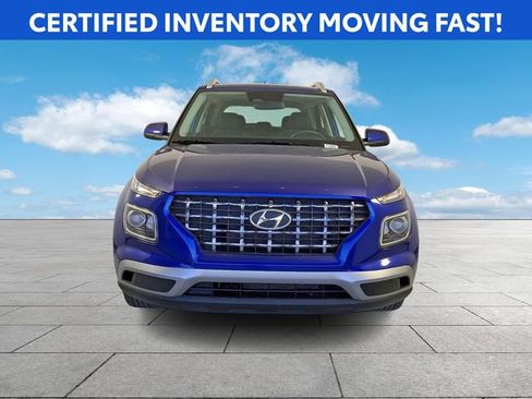 Certified 2025 Hyundai Venue SEL FWD image 3