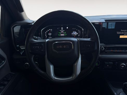 Used 2022 GMC Sierra 1500 SLT AWD/4WD image 13