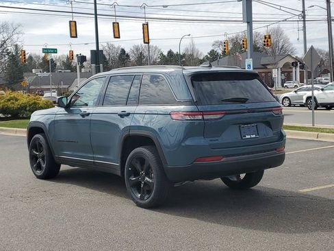 New 2026 Jeep Grand Cherokee Limited w/ Limited Altitude Package AWD/4WD image 3