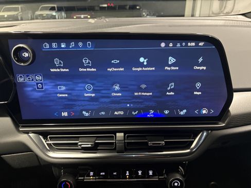 New 2026 Chevrolet Equinox EV LT image 15