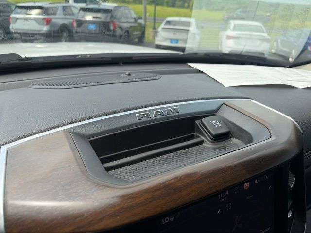 Used 2022 RAM 1500 Laramie AWD/4WD image 24