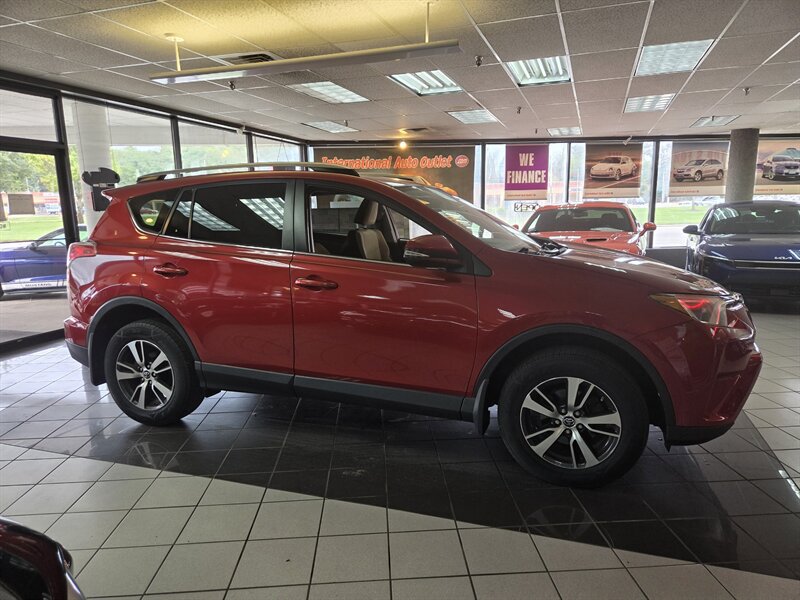 Used 2017 Toyota RAV4 XLE w/ All Weather Liner Package AWD/4WD image 4