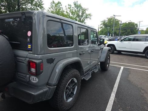 Used 2021 Jeep Wrangler Unlimited Rubicon AWD/4WD image 11