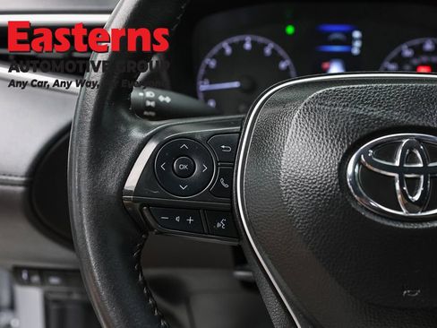 Used 2025 Toyota Corolla Cross LE FWD image 14
