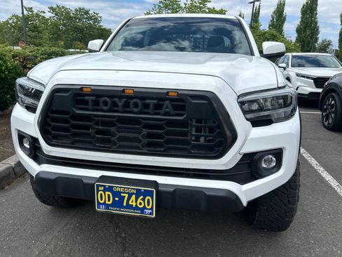 Used 2023 Toyota Tacoma TRD Off-Road AWD/4WD image 2