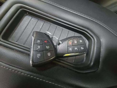 Used 2022 Chevrolet Tahoe LT w/ Luxury Package image 16