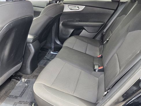 Used 2024 Kia Forte LXS w/ LXS Technology Package FWD image 11