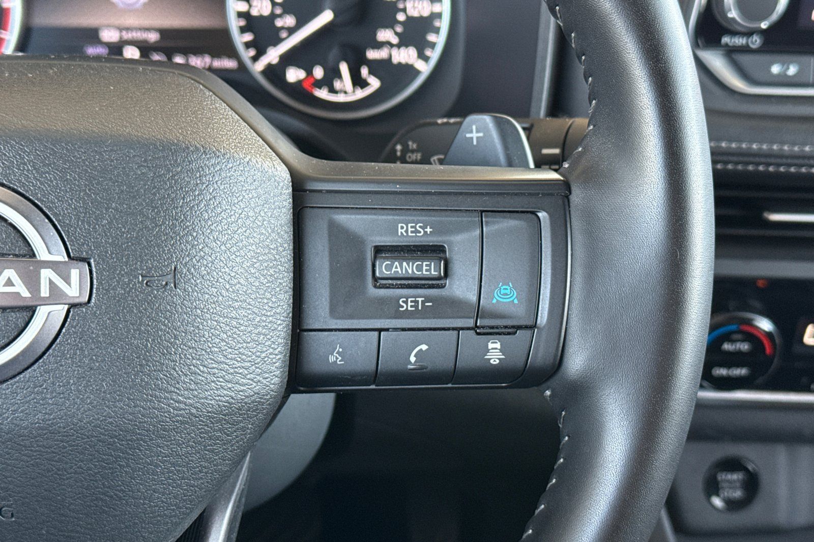 Certified 2025 Nissan Rogue SV AWD/4WD image 32