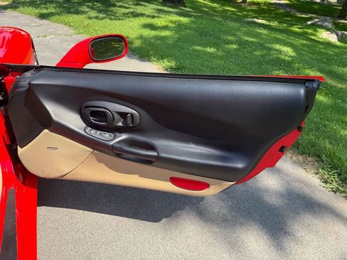 Used 2000 Chevrolet Corvette 5.7L V8 w/ Performance Handling Pkg image 29