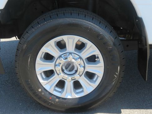 Used 2022 Ford F250 XL w/ STX Appearance Package AWD/4WD image 7