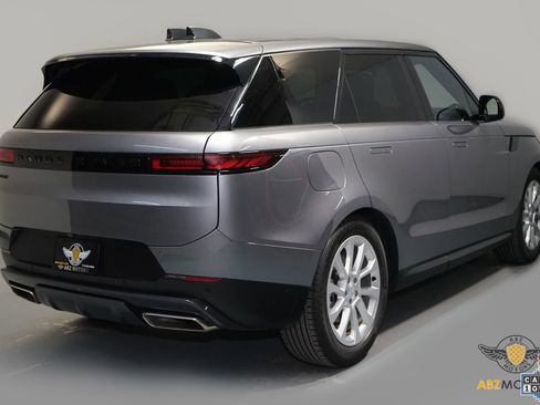 Used 2025 Land Rover Range Rover Sport SE image 6