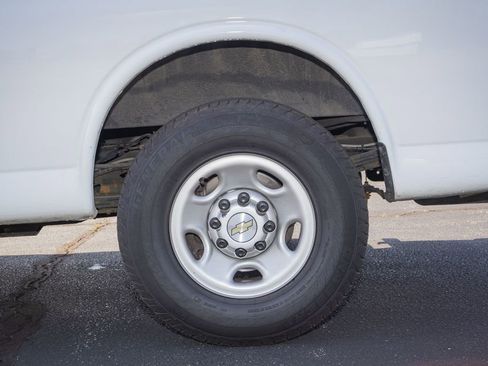 Used 2022 Chevrolet Express 2500 Extended w/ Driver Convenience Package RWD image 9