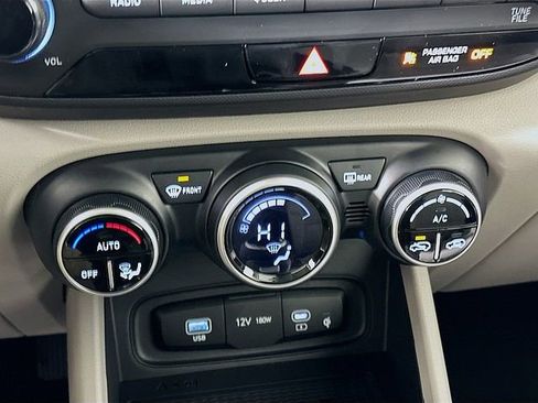 Used 2026 Hyundai Venue SEL FWD image 14