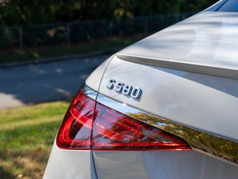 Used 2022 Mercedes-Benz S 580 4MATIC Sedan image 12