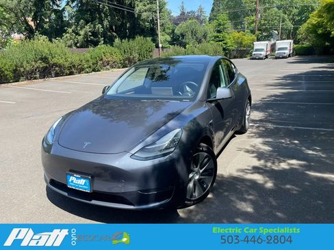 Used 2023 Tesla Model Y Long Range AWD/4WD image 2