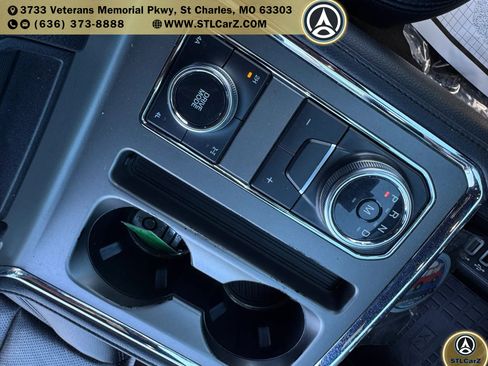 Used 2019 Ford Expedition XLT w/ Equipment Group 202A AWD/4WD image 18