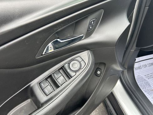 Used 2018 Chevrolet Volt LT w/ Comfort Package image 11