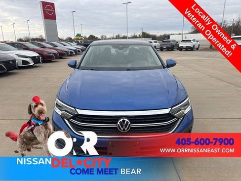 Used 2024 Volkswagen Jetta SE FWD image 8