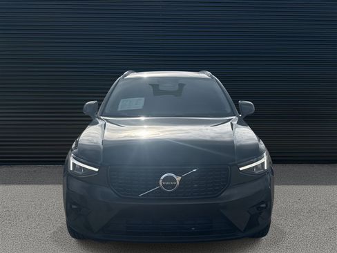 Certified 2024 Volvo XC40 B5 Plus w/ Climate Package image 2